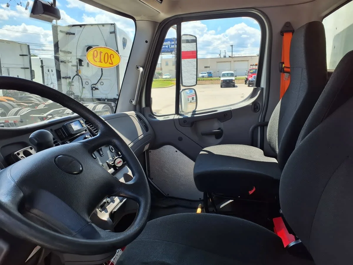 2019 Freightliner M2 106 in Cleveland, OH — photo 7