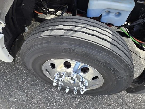 2024 International LT - image 26