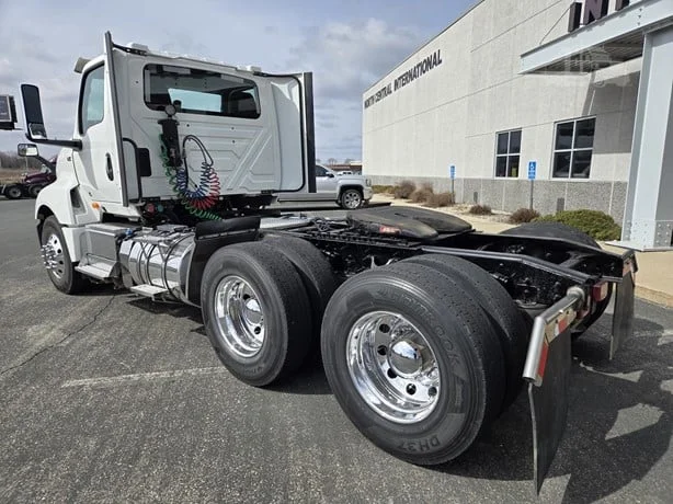 2024 International LT - image 7