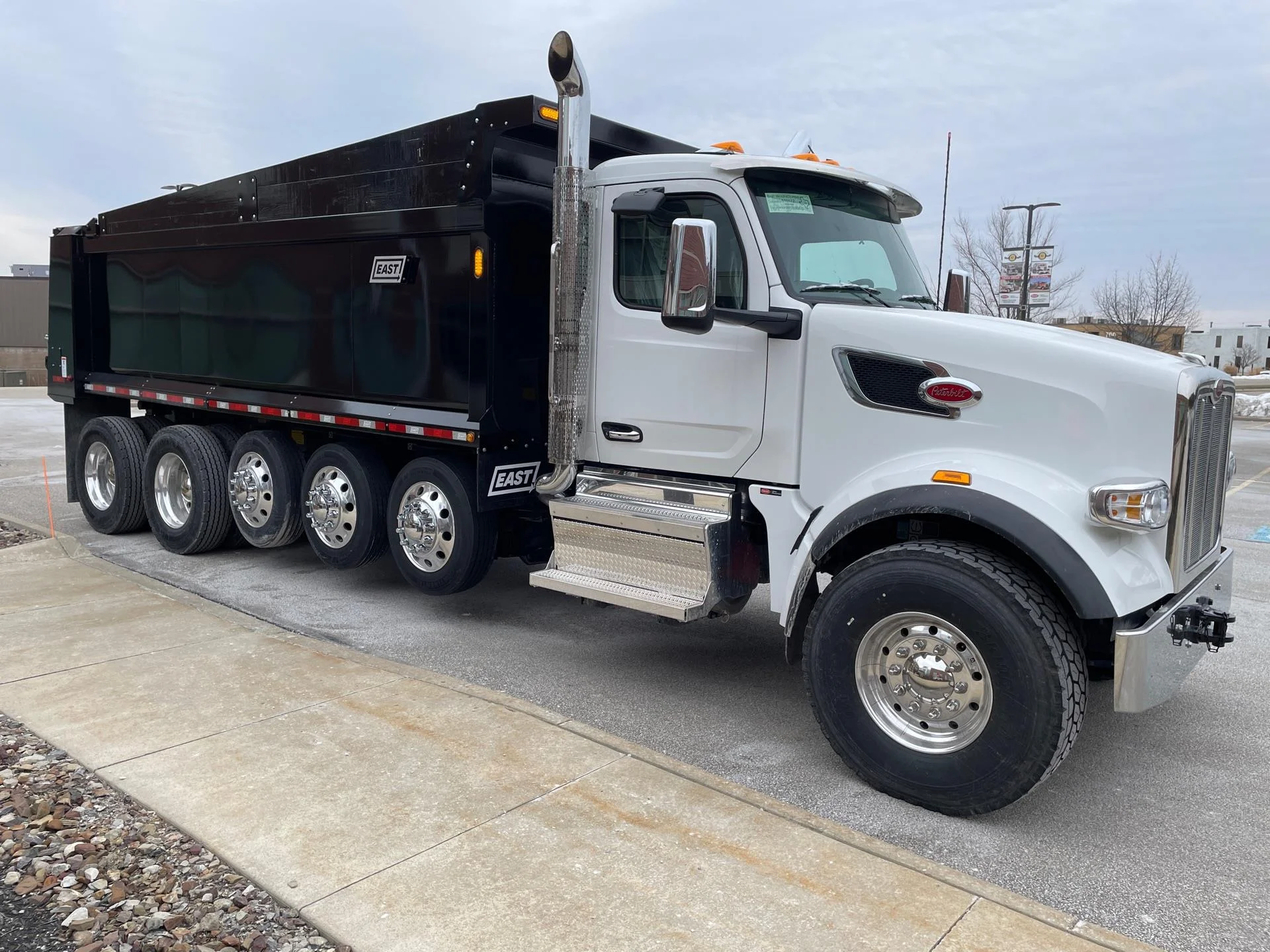 2026 Peterbilt 567 in Broadview Hts, OH — photo 4