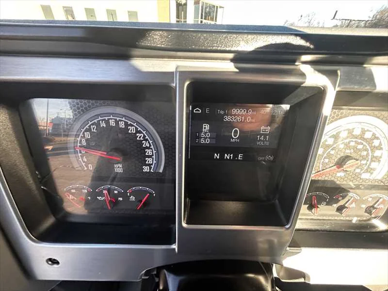 2020 Mack Pinnacle - image 13