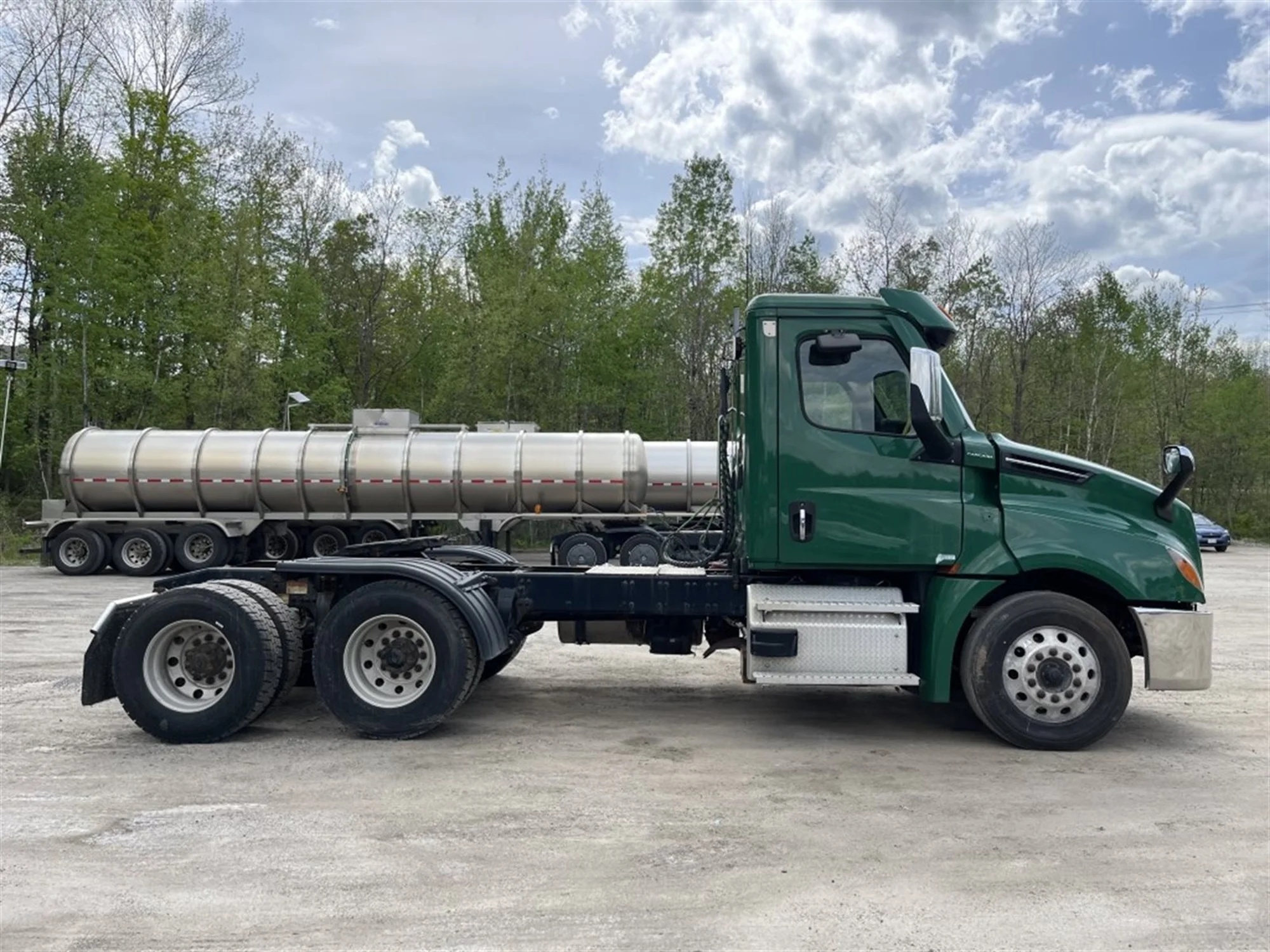 2019 Freightliner Cascadia in Chesapeake, VA — photo 4