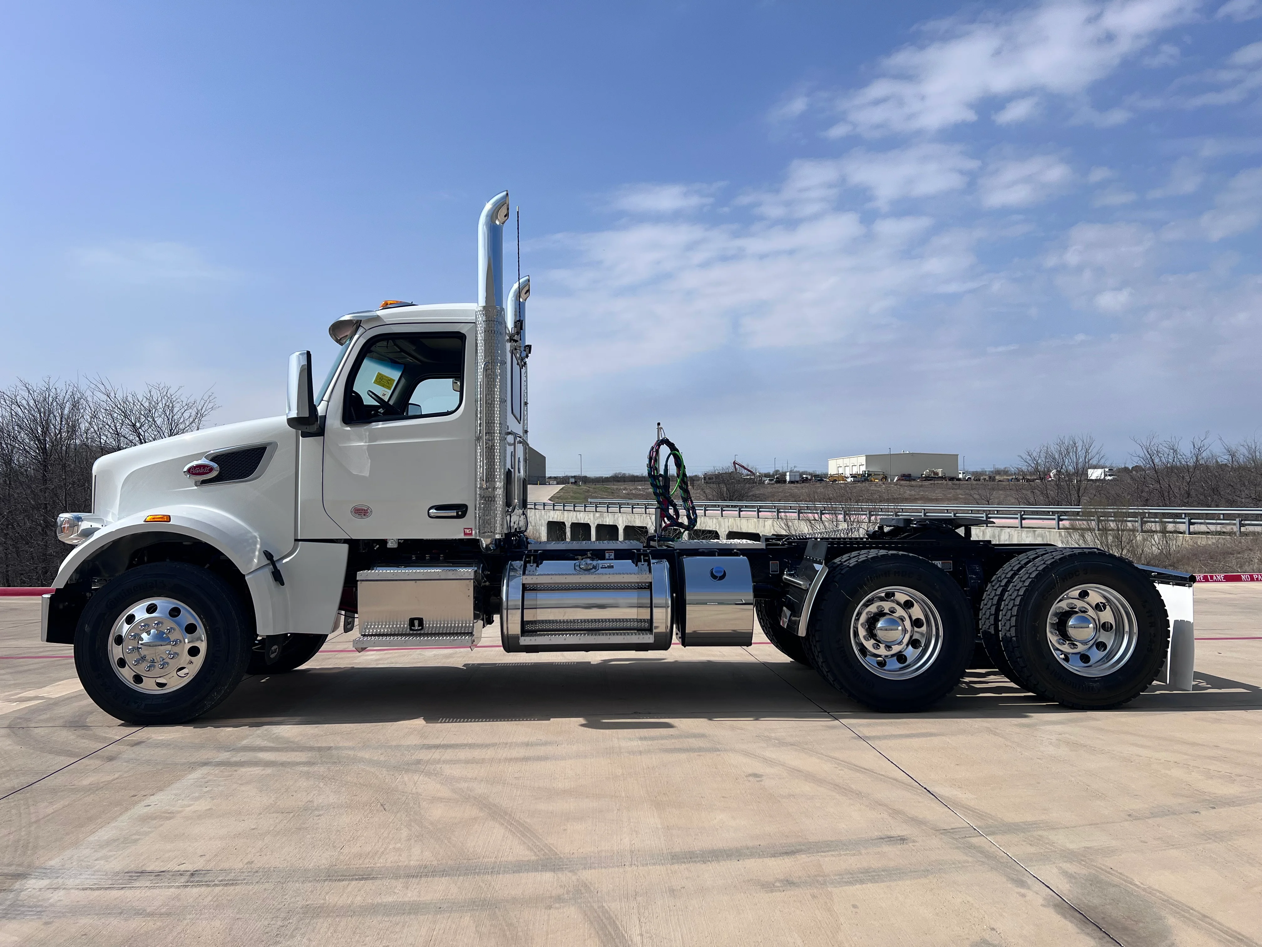 2027 Peterbilt 567 in Hattiesburg, MS — photo 2