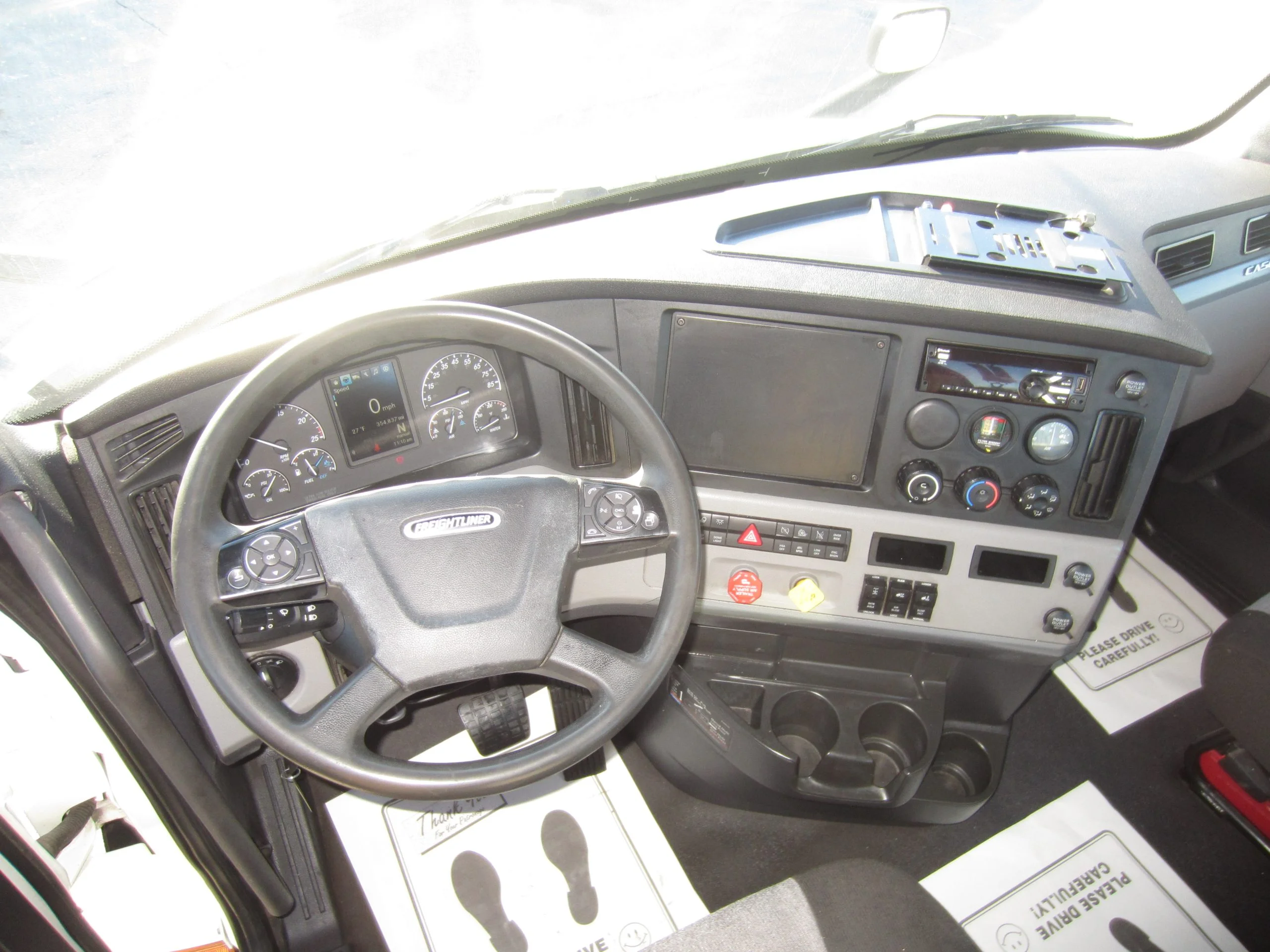 2021 Freightliner Cascadia in Milwaukee, WI — photo 5
