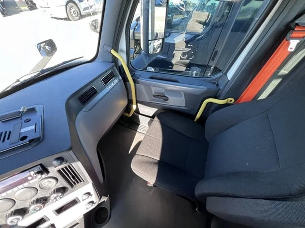 2023 Freightliner Cascadia in Location: Lithia Springs, GA — photo 11