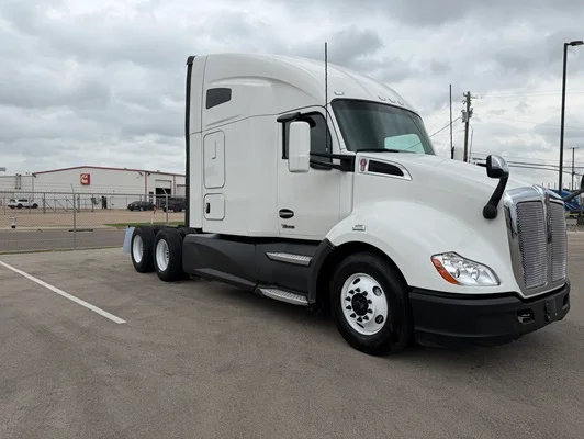2022 Kenworth T680 in Fort Worth, TX