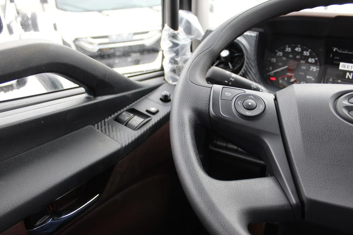 2025 Hino L7 - image 16