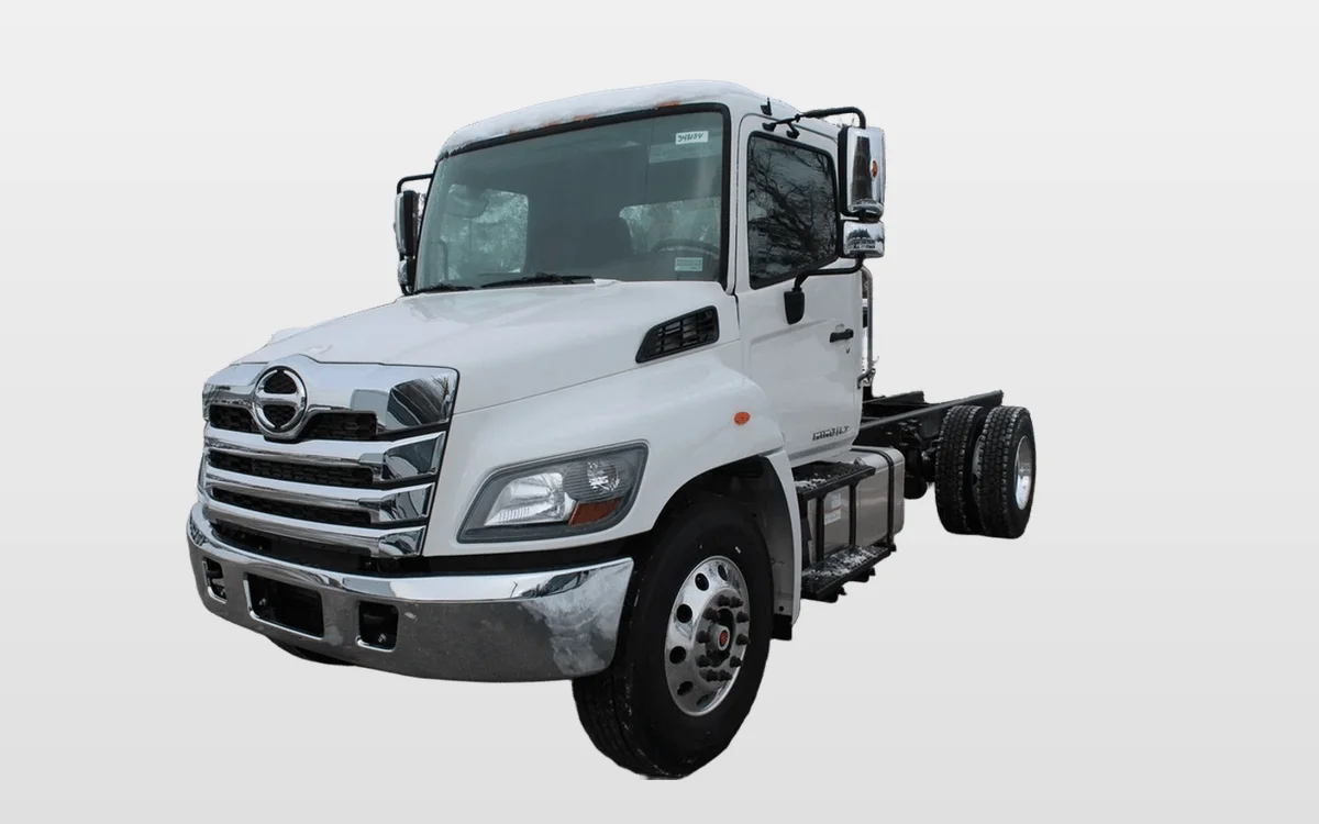 2025 Hino L7 - image 1