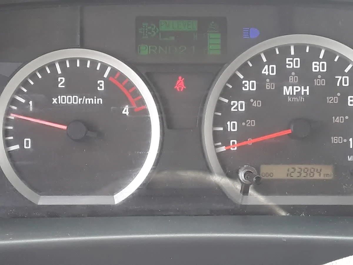 2018 Isuzu NPR - image 10