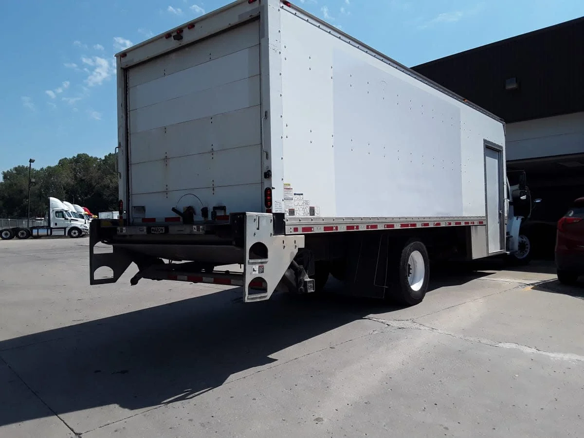 2019 Freightliner M2 106 in Kansas City, MO — photo 4