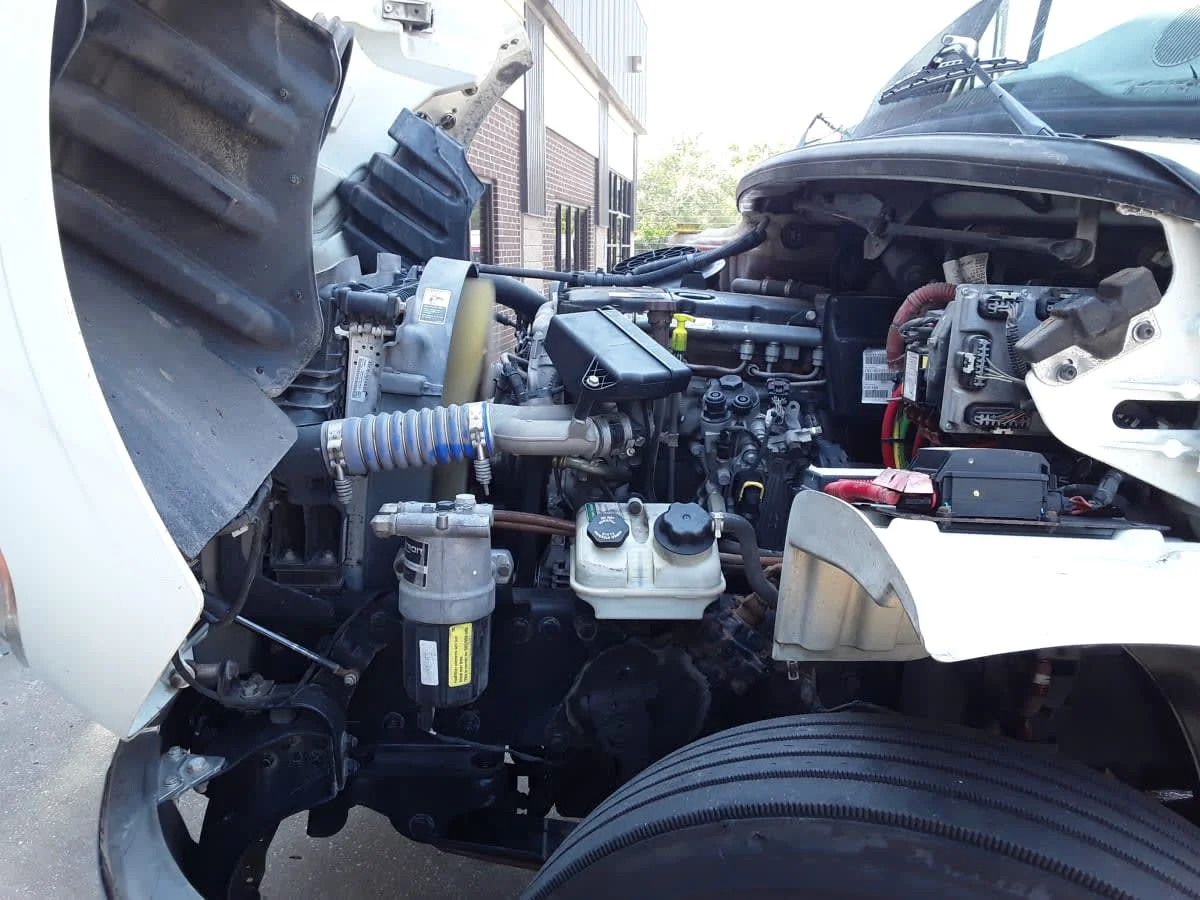 2019 Freightliner M2 106 in Kansas City, MO — photo 9