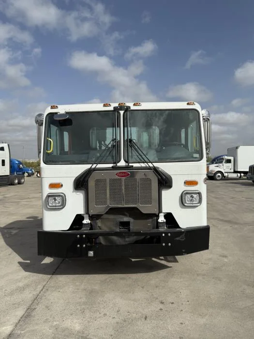 2026 Peterbilt 520 in Laredo, TX — photo 3