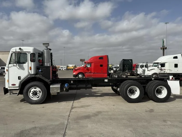 2026 Peterbilt 520 in Laredo, TX — photo 4