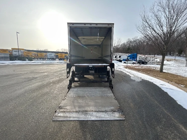 2014 Freightliner M2 106 - image 9