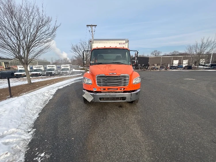 2014 Freightliner M2 106 - image 2