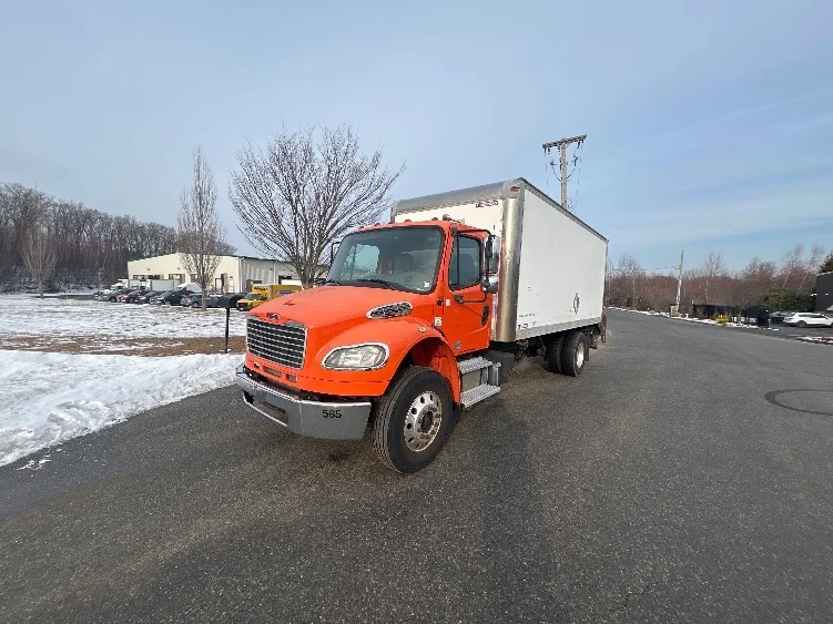 2014 Freightliner M2 106 - image 3