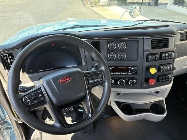 2023 Peterbilt 567 in Portland, OR — photo 16