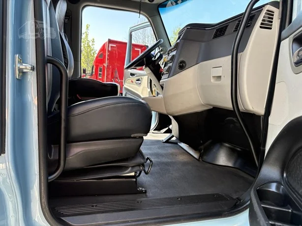 2023 Peterbilt 567 in Portland, OR — photo 19