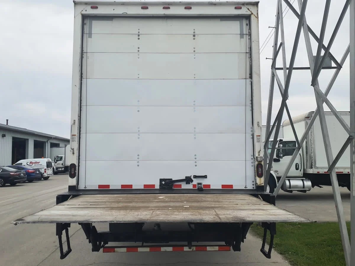 2017 Freightliner M2 106 in Indianapolis, IN — photo 11