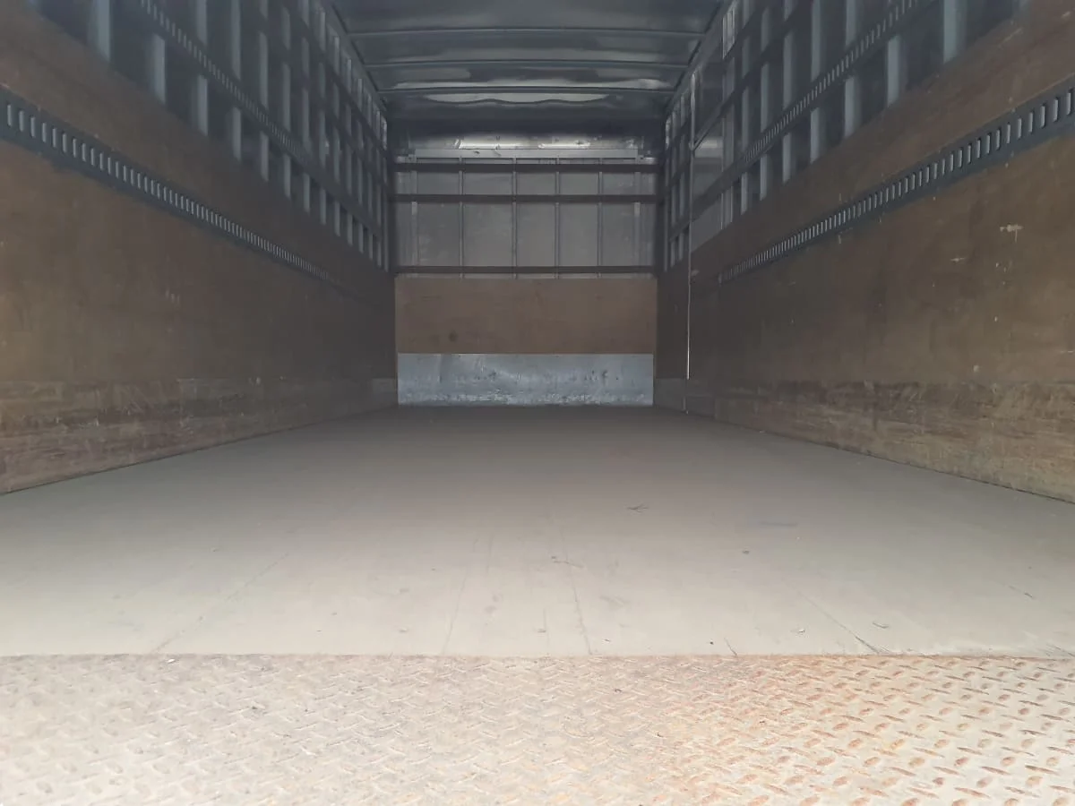 2017 Freightliner M2 106 in Indianapolis, IN — photo 8