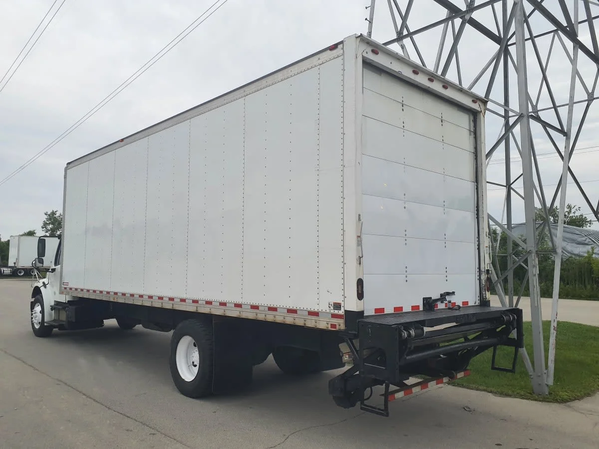 2017 Freightliner M2 106 in Indianapolis, IN — photo 6