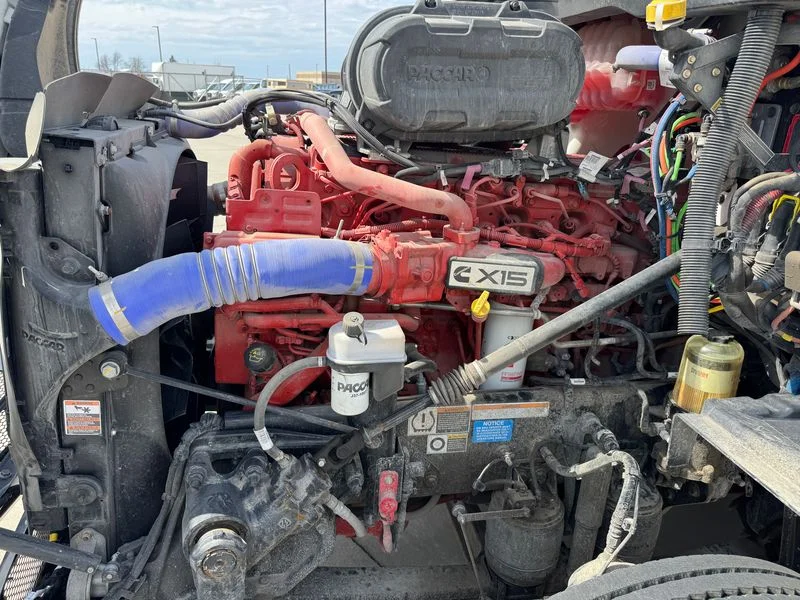 2025 Peterbilt 579 - image 9