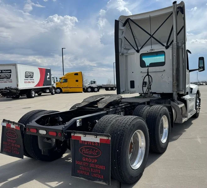 2025 Peterbilt 579 in Council Bluffs, IA — photo 5
