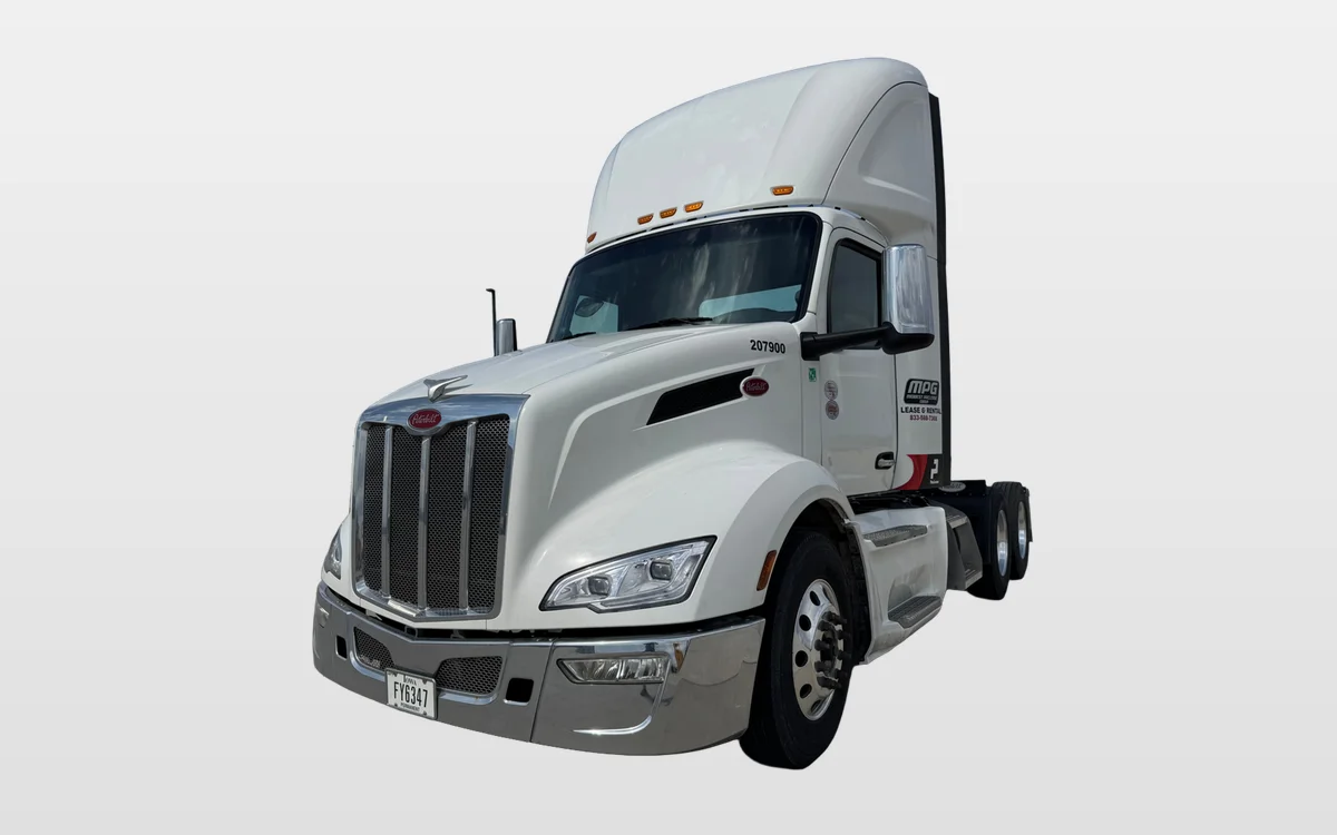 2025 Peterbilt 579 - image 1