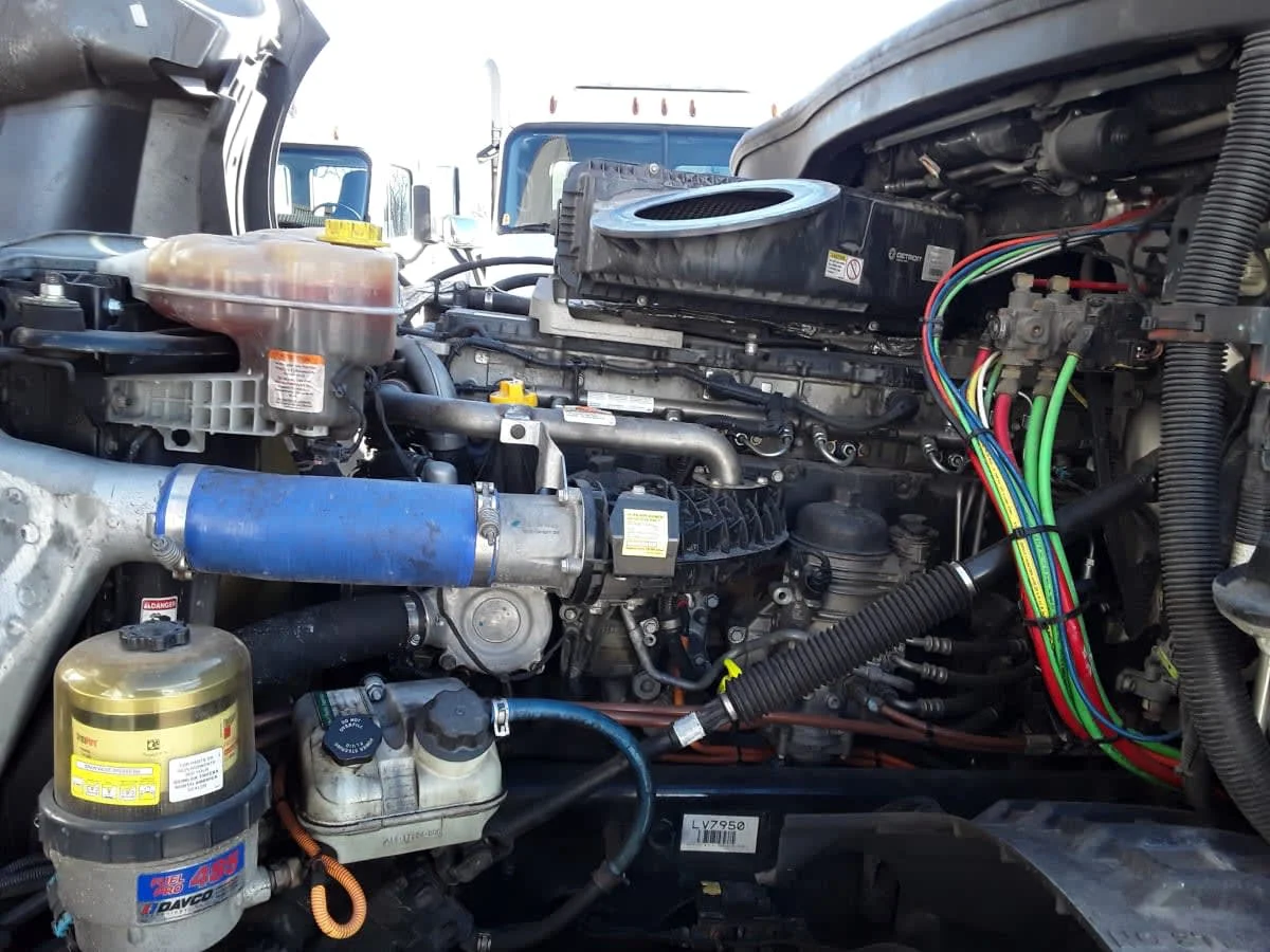 2020 Freightliner Cascadia in Kansas City, MO — photo 9