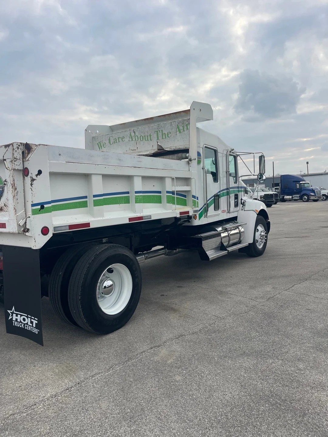 2010 Kenworth T370 - image 5