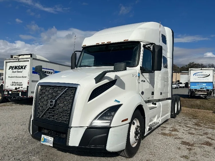 2023 Volvo VNL 760 - image 3