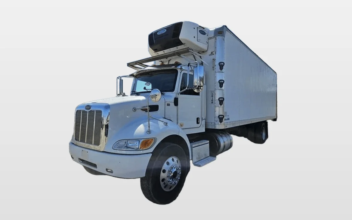 2017 PETERBILT 337 - image 1