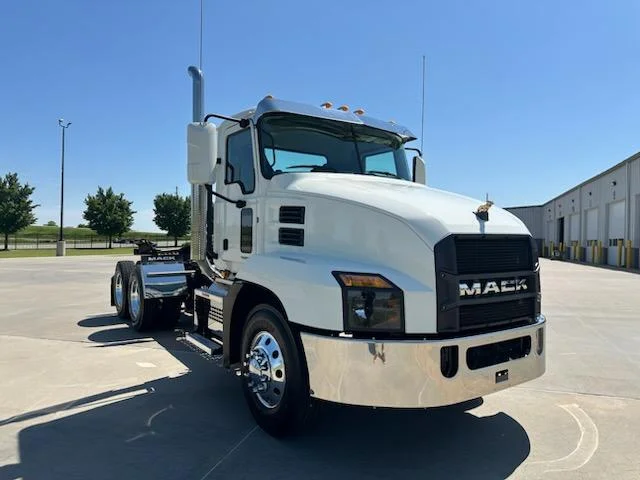 2026 Mack Anthem in Fort Worth, TX — photo 3