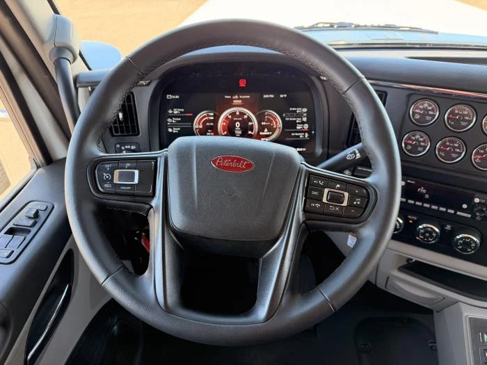 2027 Peterbilt 589 in Phoenix, AZ — photo 18