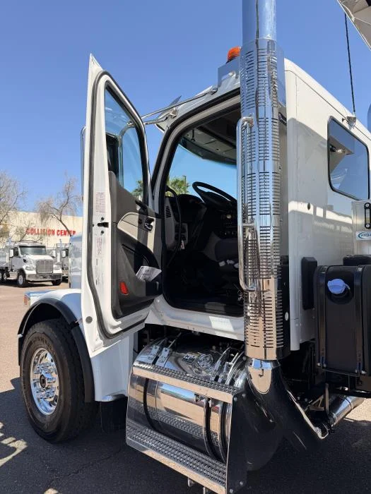 2027 Peterbilt 589 in Phoenix, AZ — photo 16