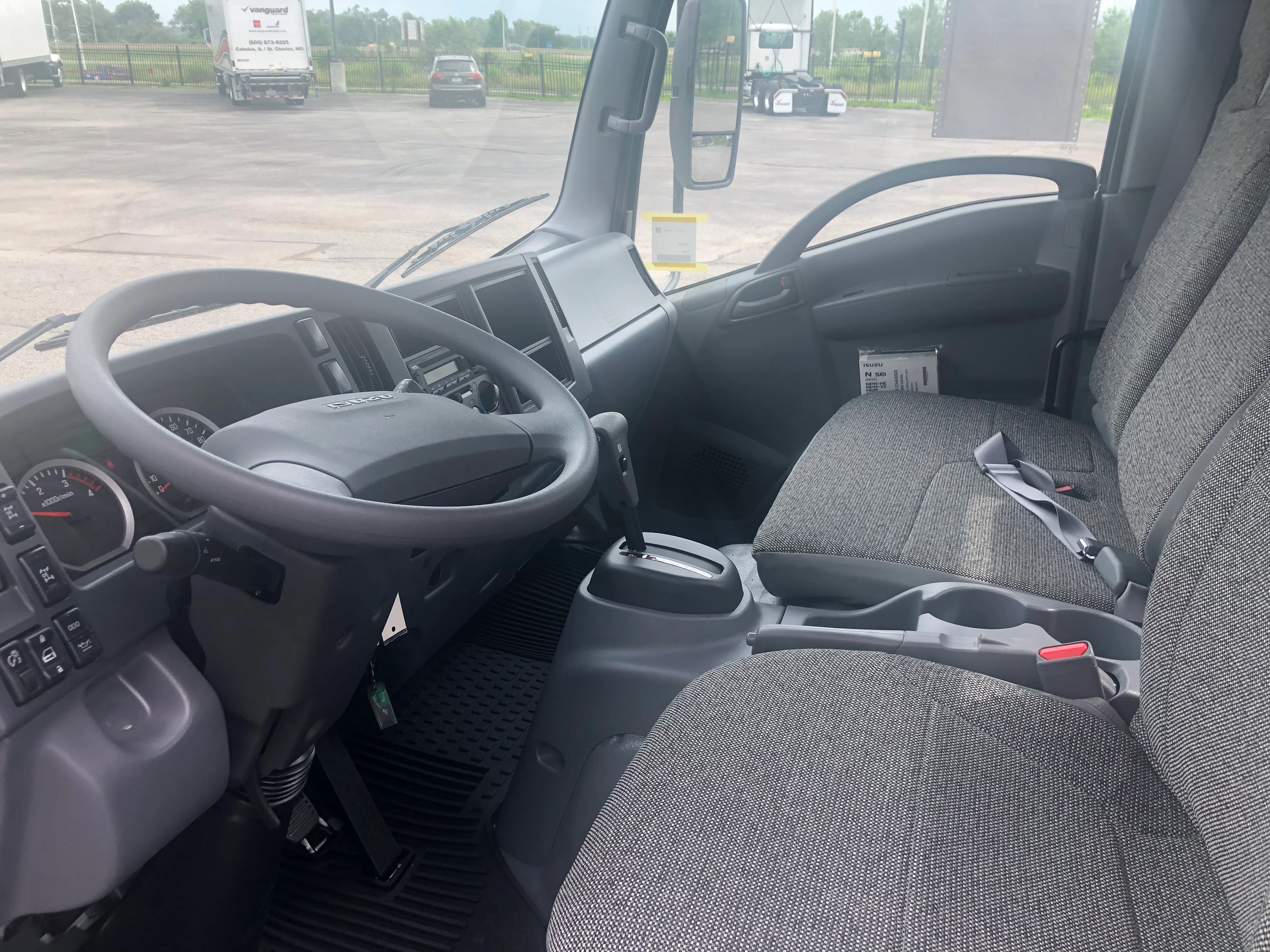 2024 Isuzu NPR in Cahokia, IL — photo 4