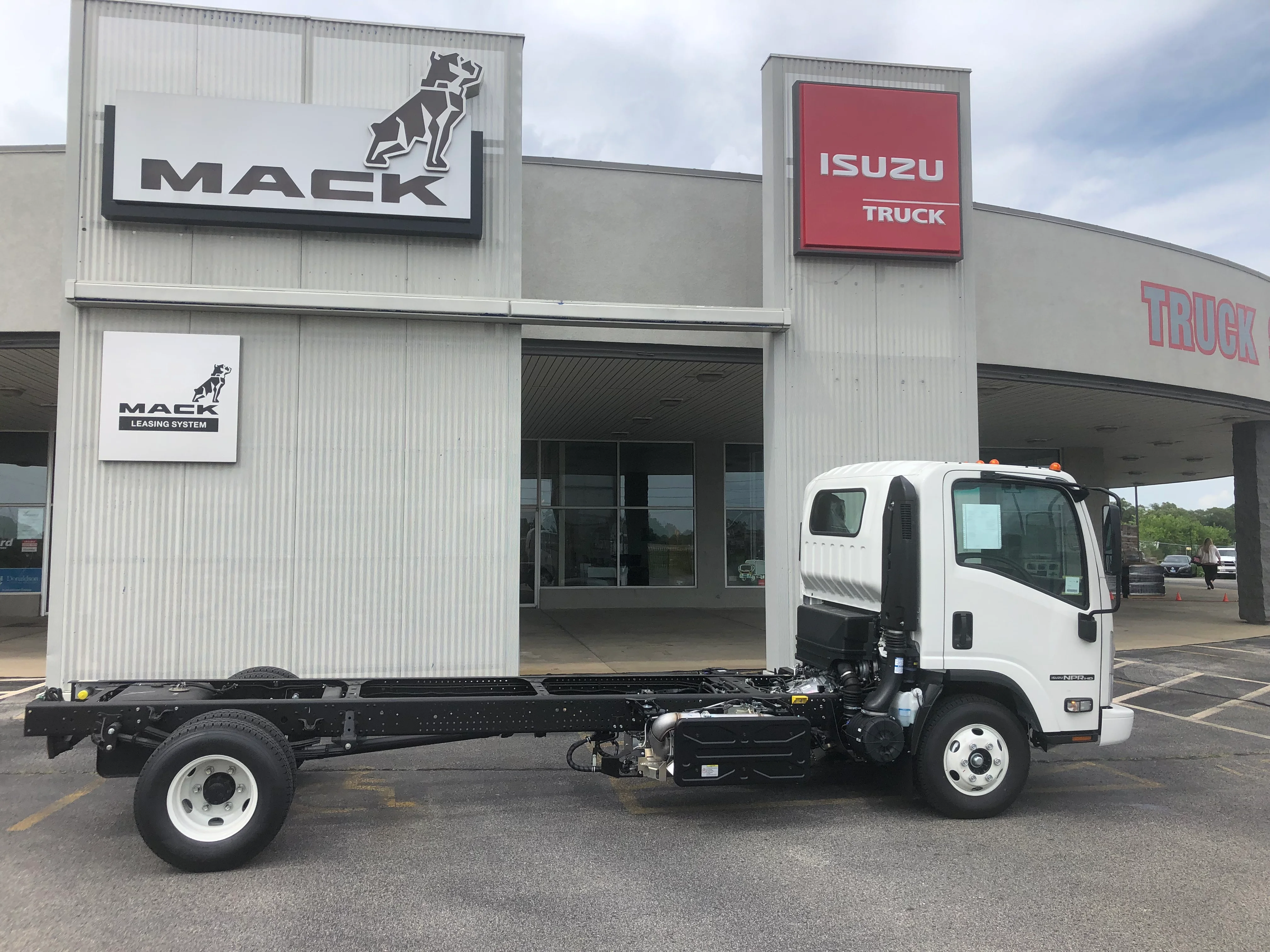 2024 Isuzu NPR