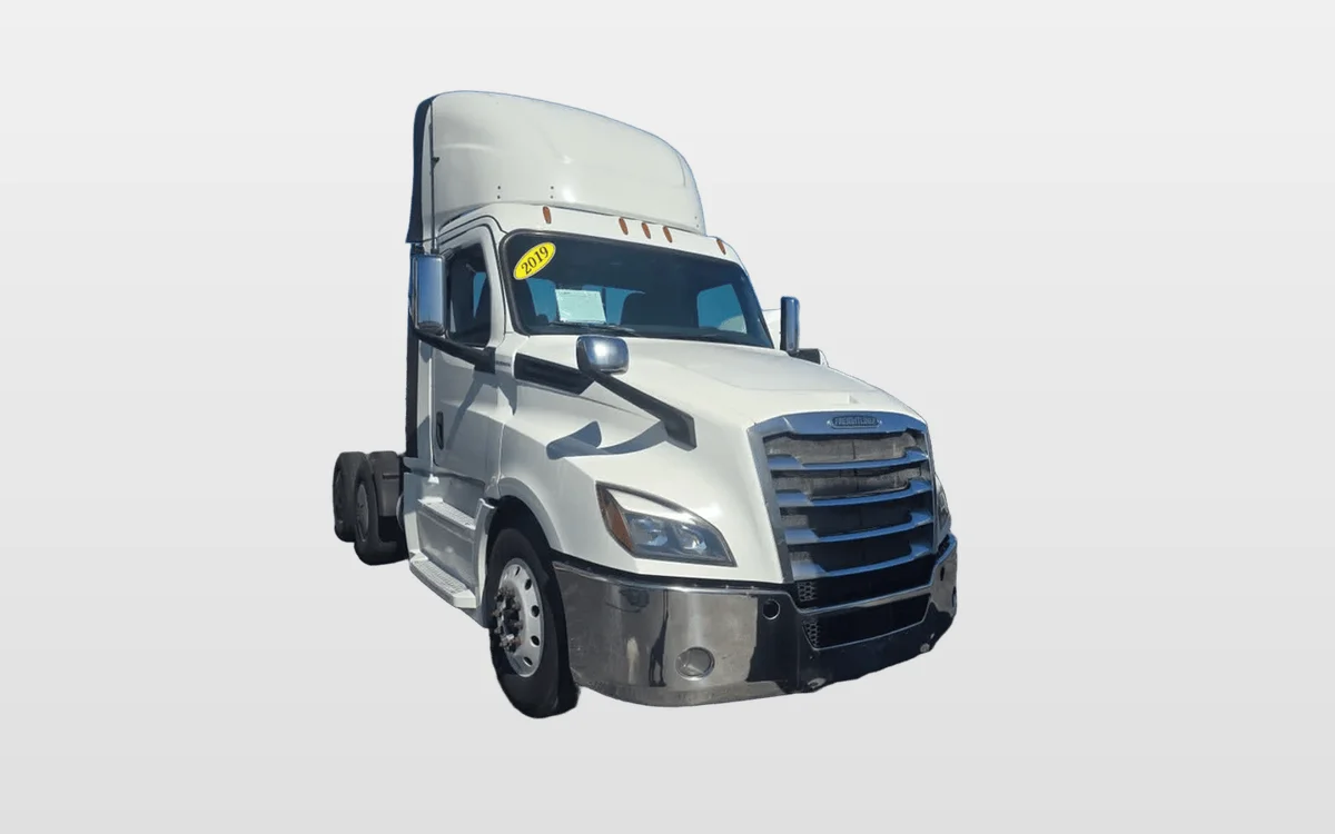 2019 Freightliner - image 1