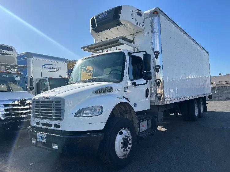 2019 Freightliner M2 106 - image 3