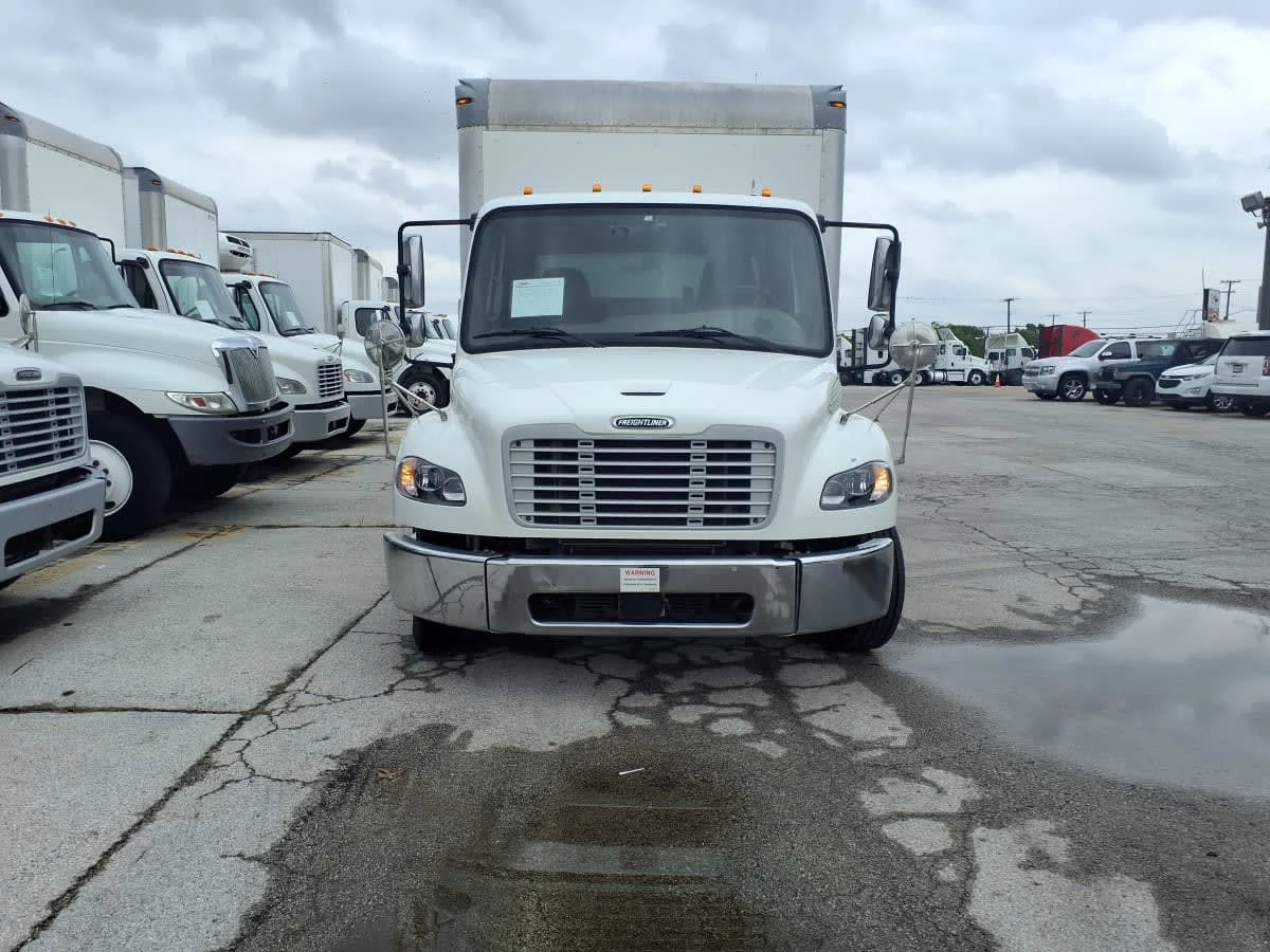 2019 Freightliner M2 106 - image 2