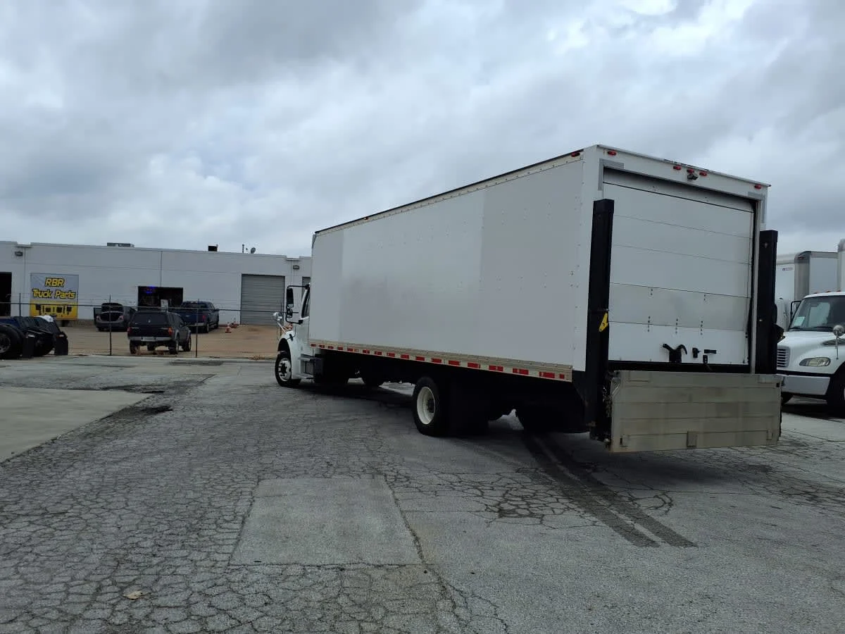 2019 Freightliner M2 106 - image 6