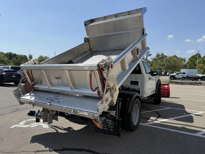 2025 Ford F-600 — photo 28