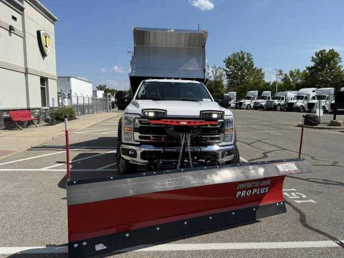 2025 Ford F-600 — photo 25