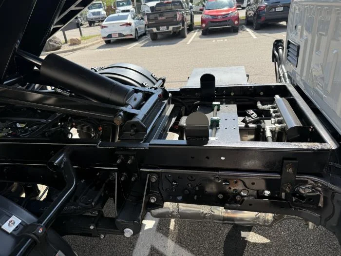 2025 Ford F-600 — photo 23