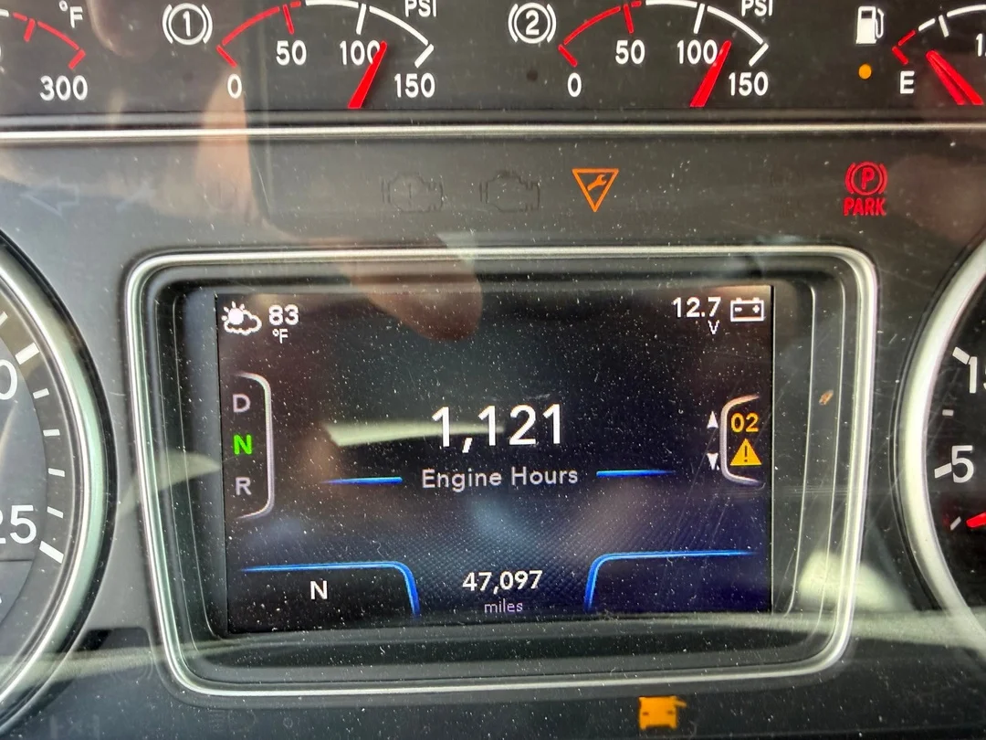 2025 International LT - image 4