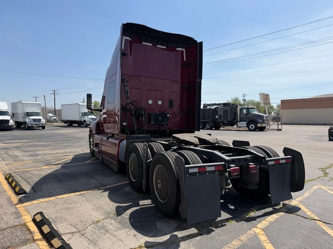 2025 International LT - image 13