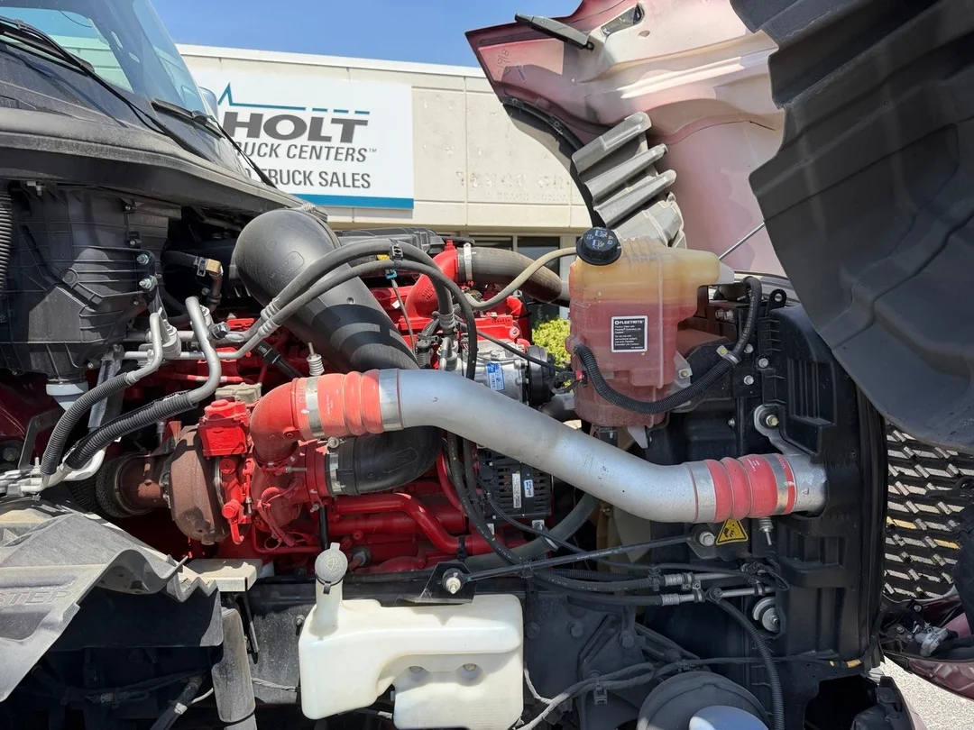 2025 International LT - image 2