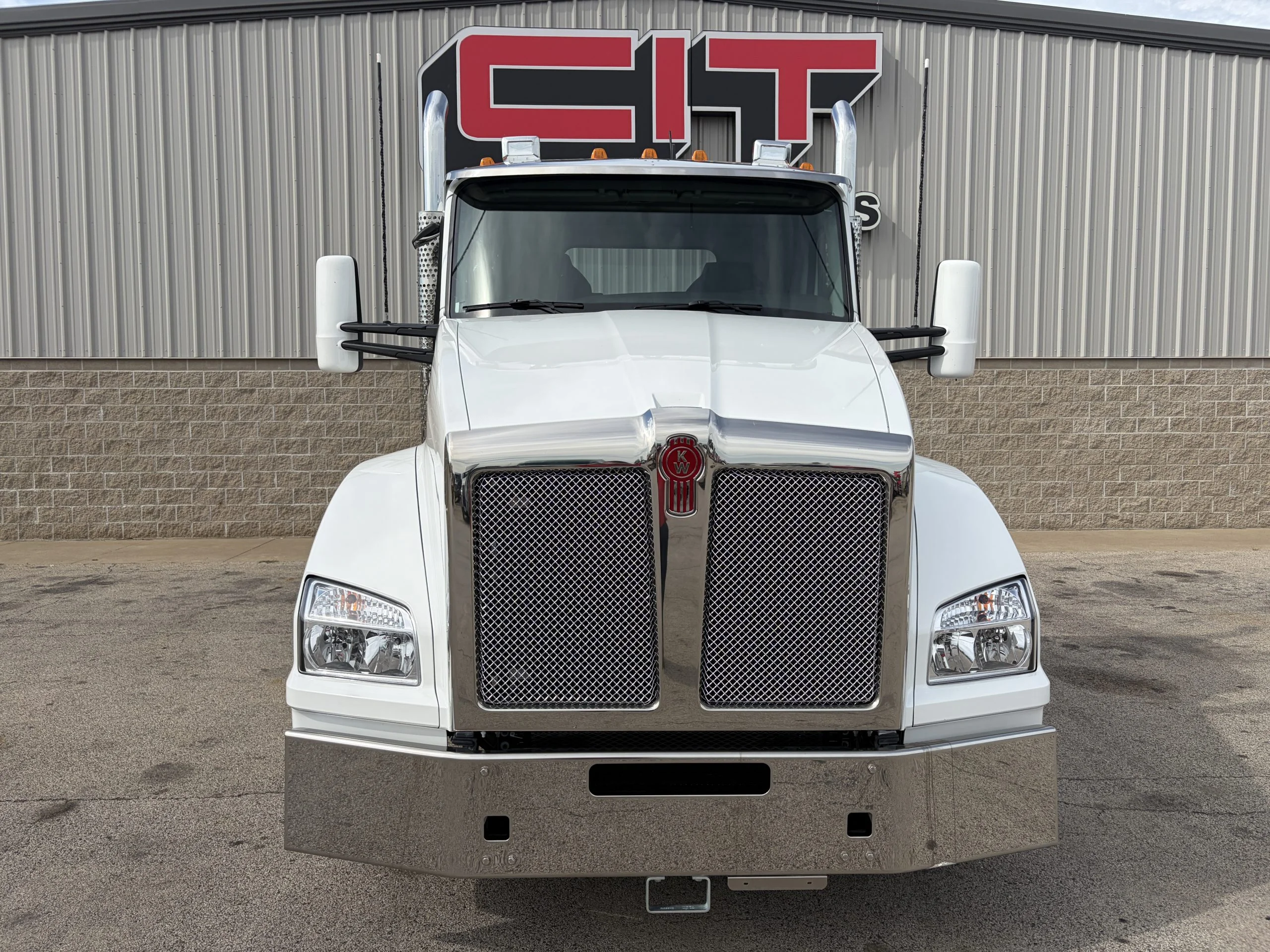 2027 Kenworth T880 in Morton, IL — photo 2
