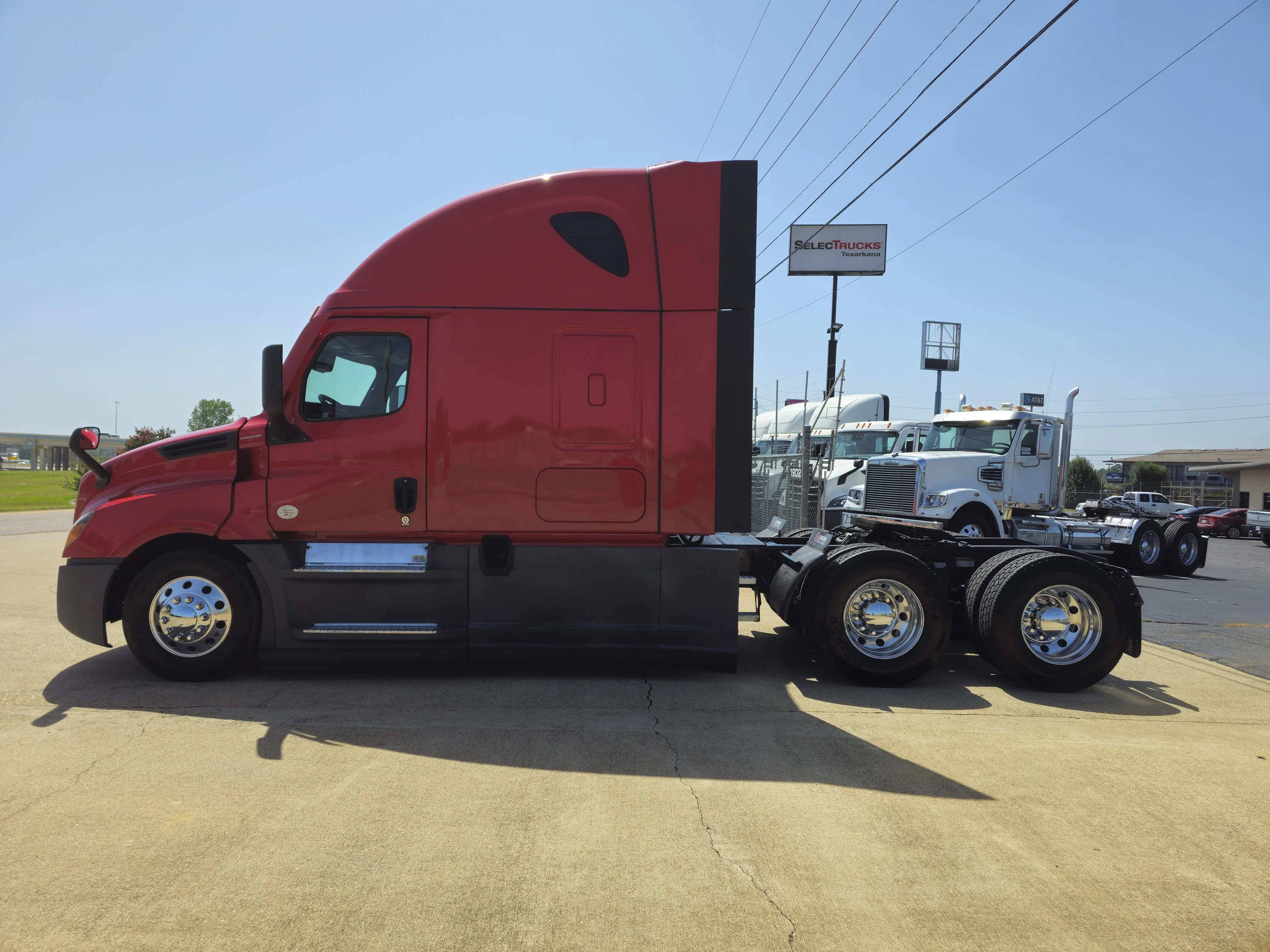 2023 Freightliner — photo 2