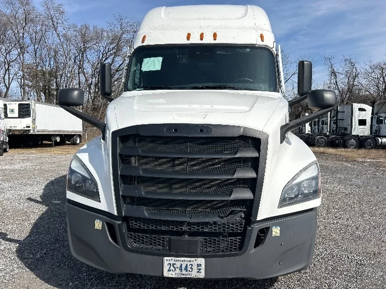 2023 Freightliner Cascadia in Salem, VA — photo 2